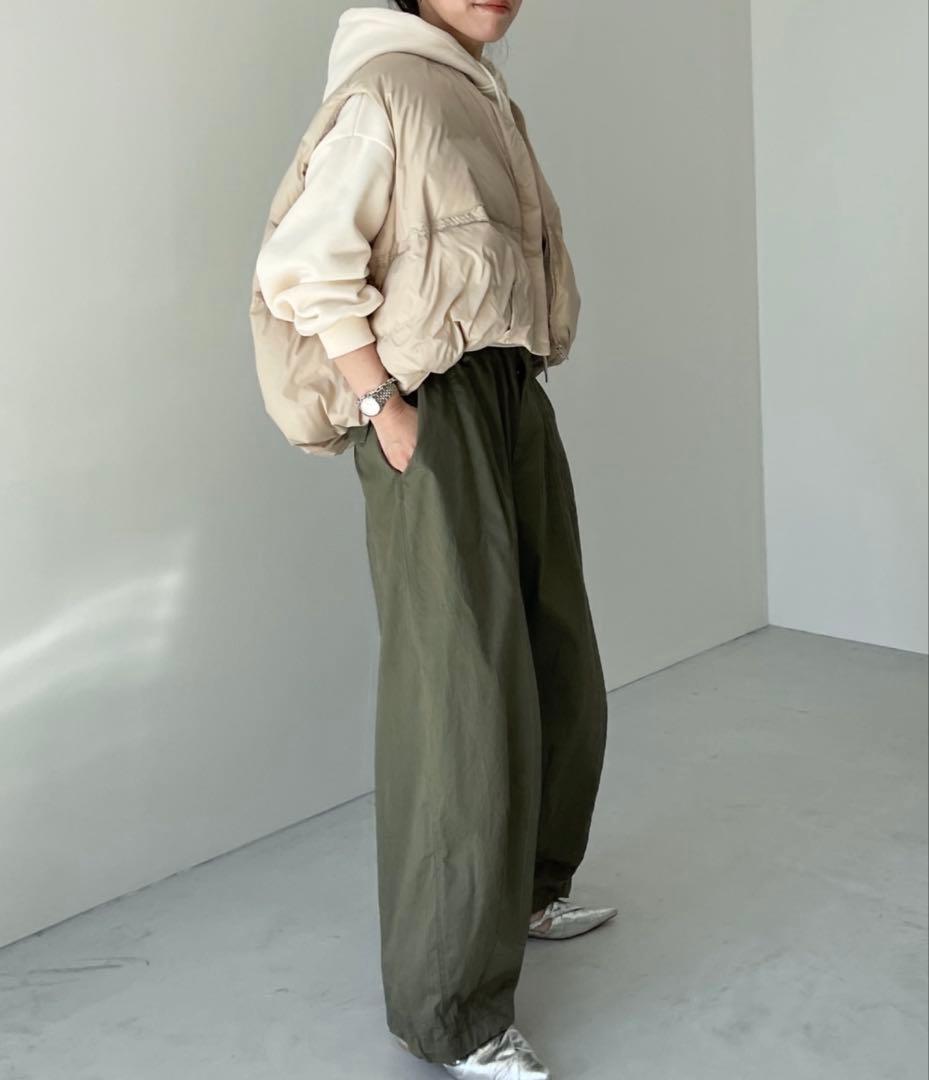 エッグショートダウンベスト ベージュ