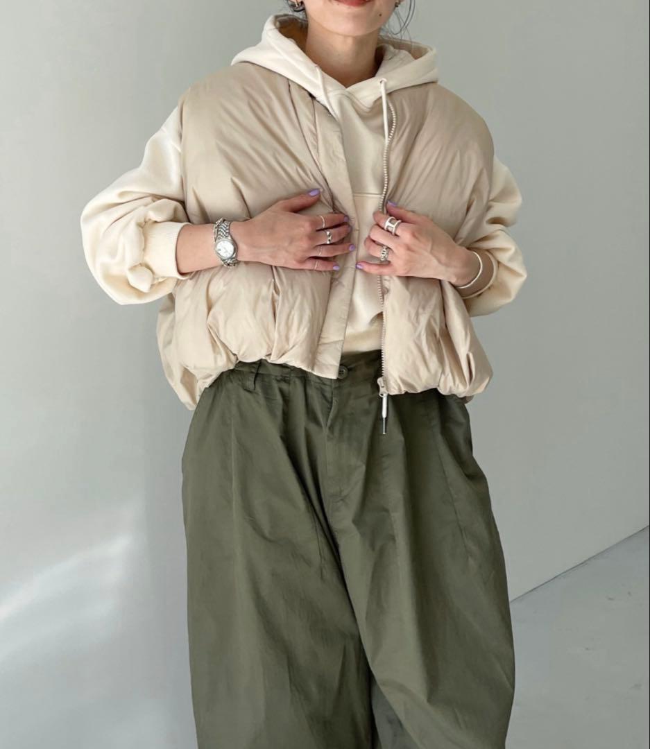 エッグショートダウンベスト ベージュ