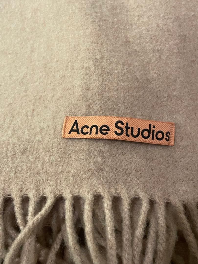 （まる）Acne Studios 大判マフラー beige