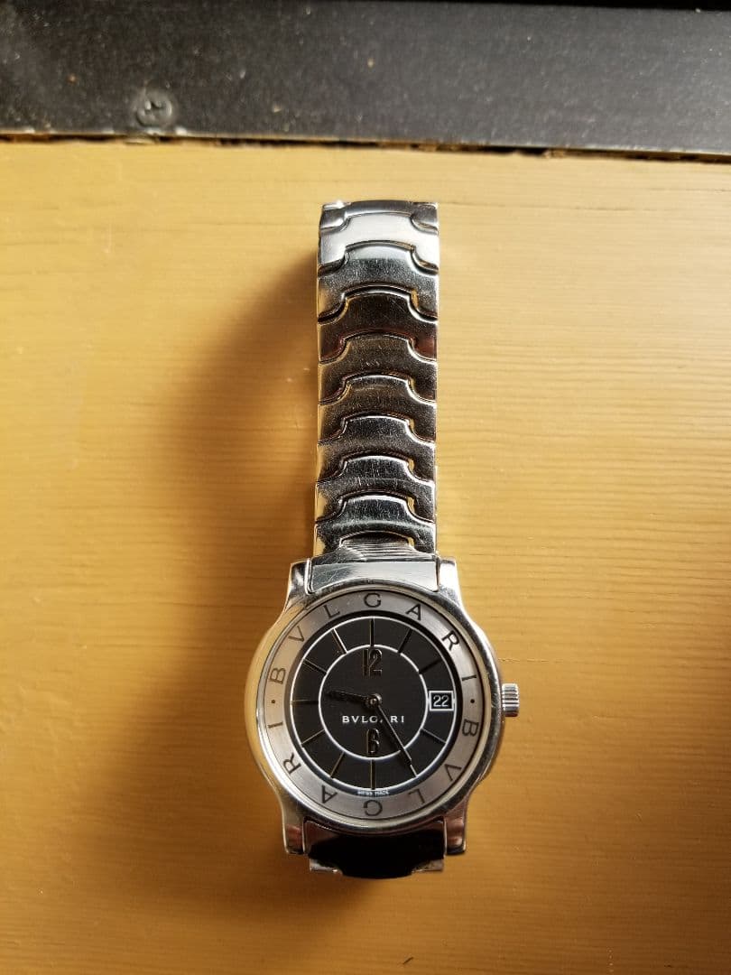 BVLGARI 黒文字盤 金属ベルト 時計