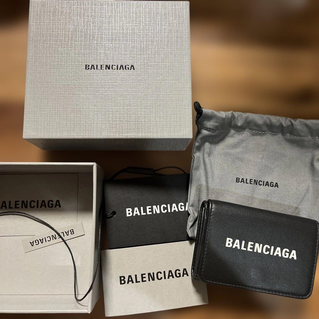 バレンシアガ　三つ折りコンパクト財布