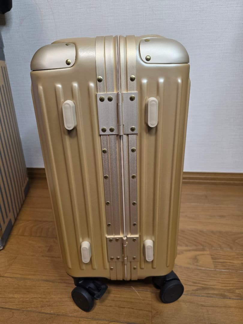新品/未使用　MAIMOキャリーケース　Sサイズ　ゴールド