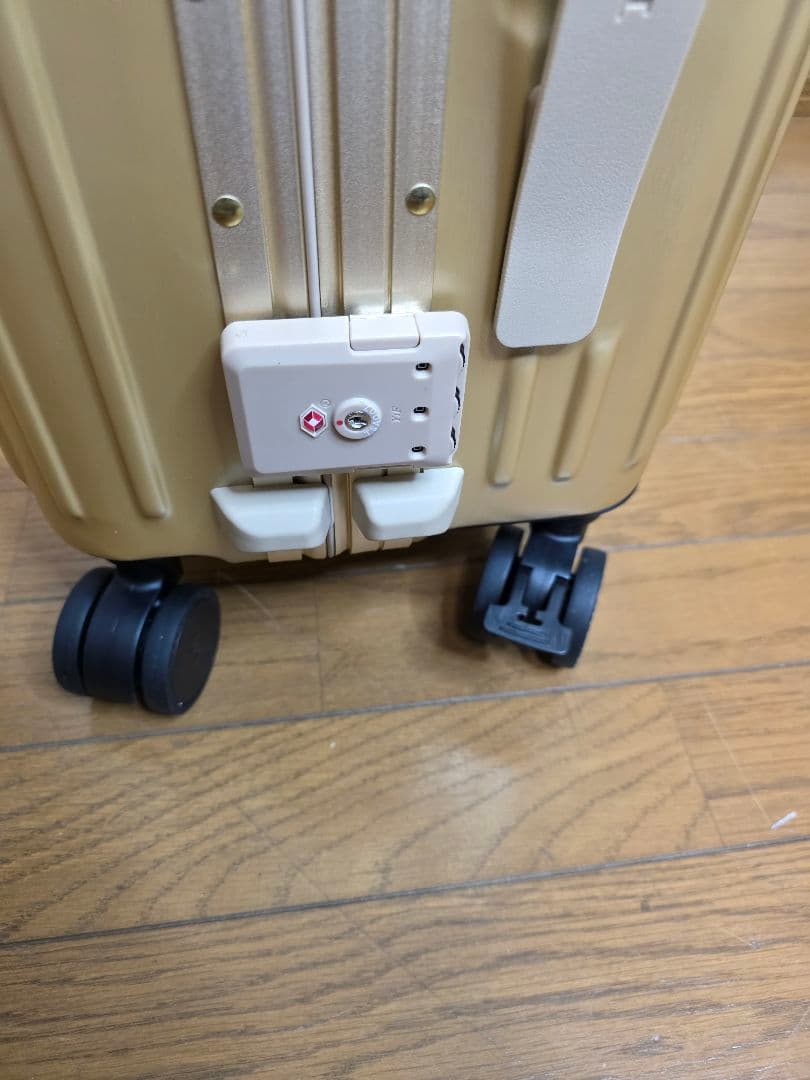 新品/未使用　MAIMOキャリーケース　Sサイズ　ゴールド