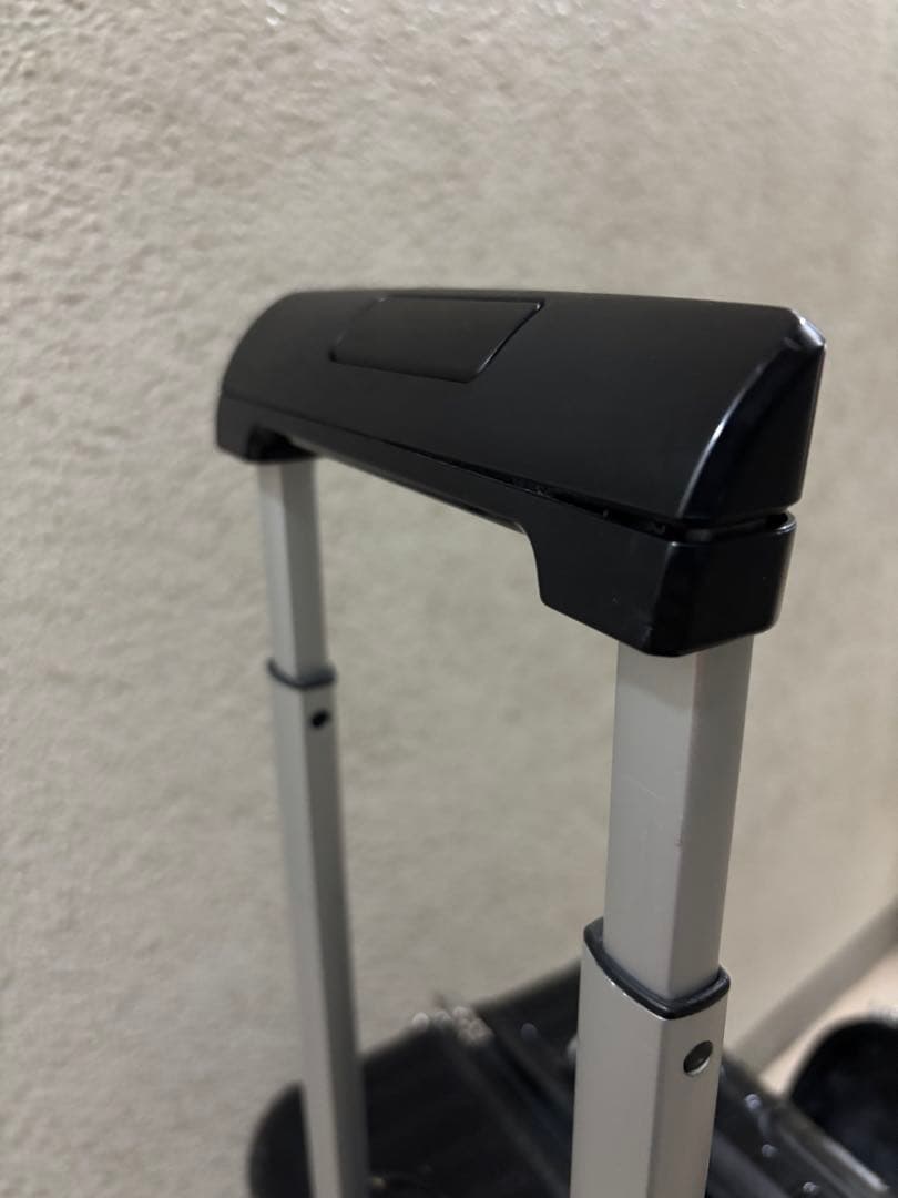 ブラック キャリーケース　RIMOWA