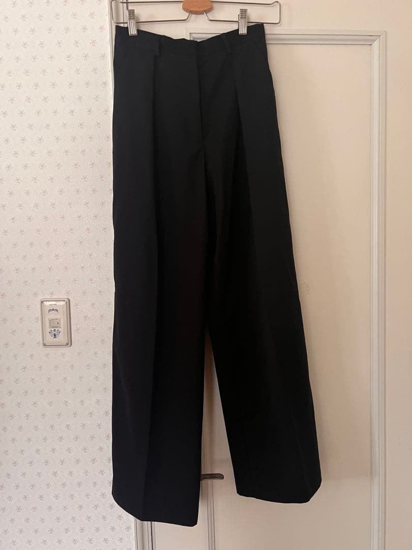 Bibiy. DIANA SLACKSブラック