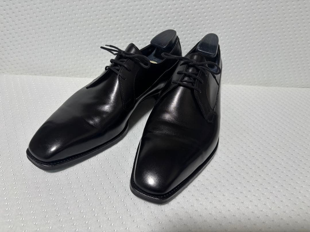 Anthony Cleverley アンソニークレバリー　Vフロント