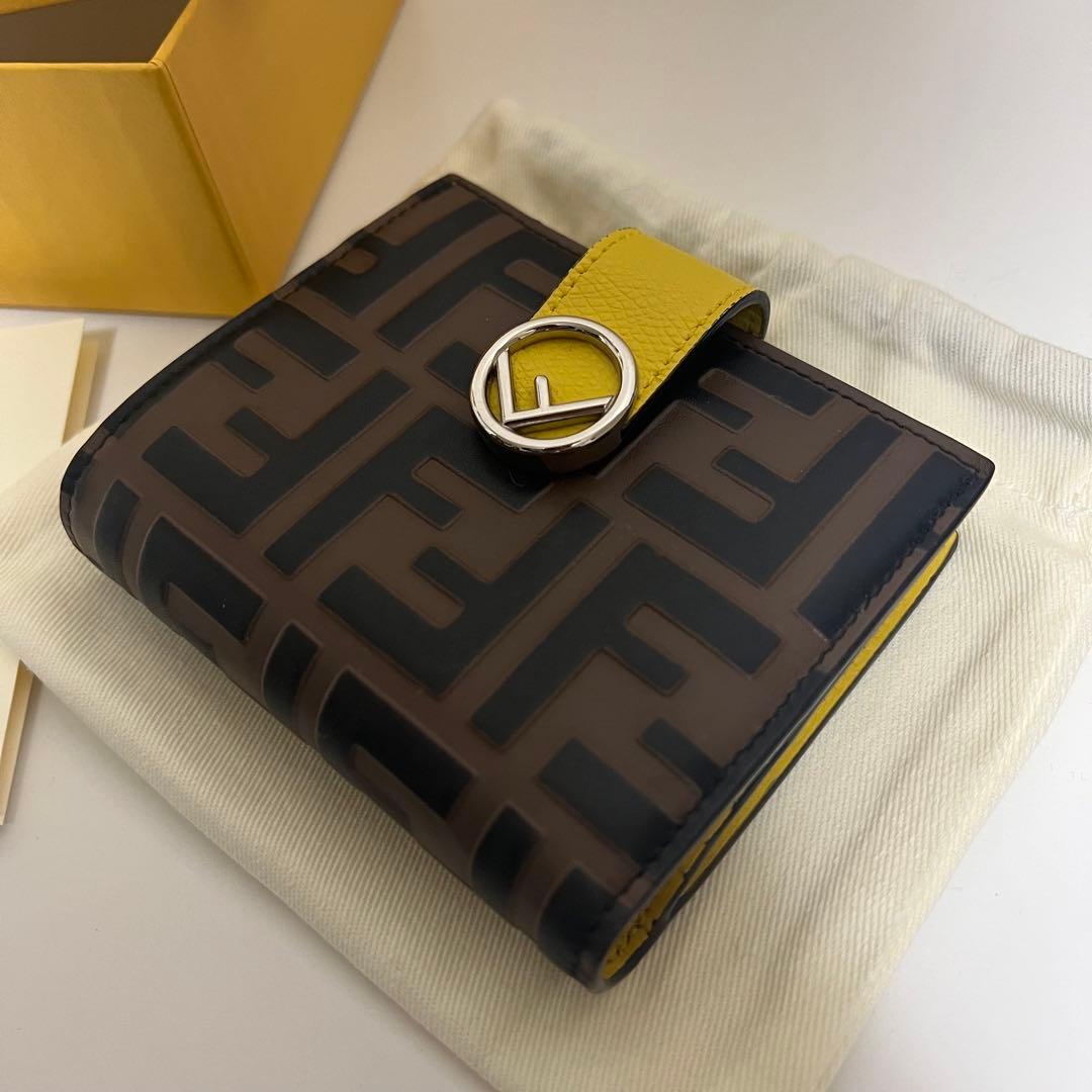 FENDI 現行 エフイズ フェンディ 二つ折り財布 ズッカ柄