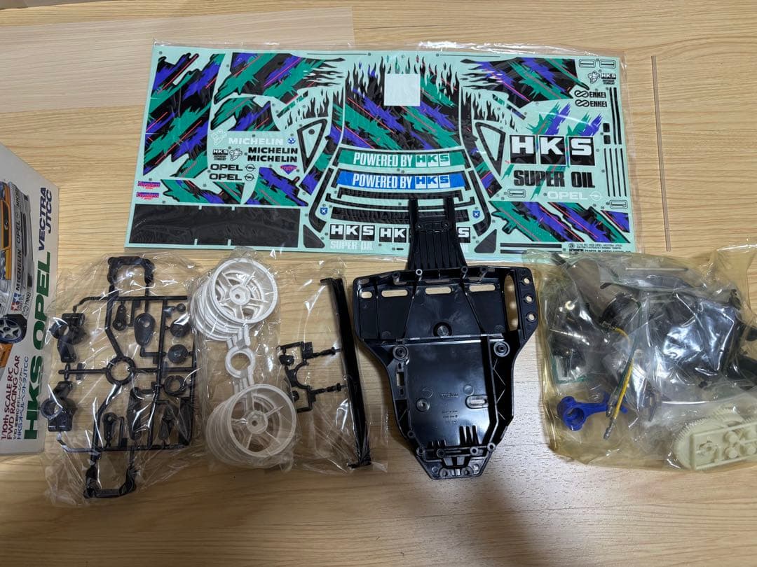 HKS OPAL VECTRA JTCC 1/10 ラジコンキット