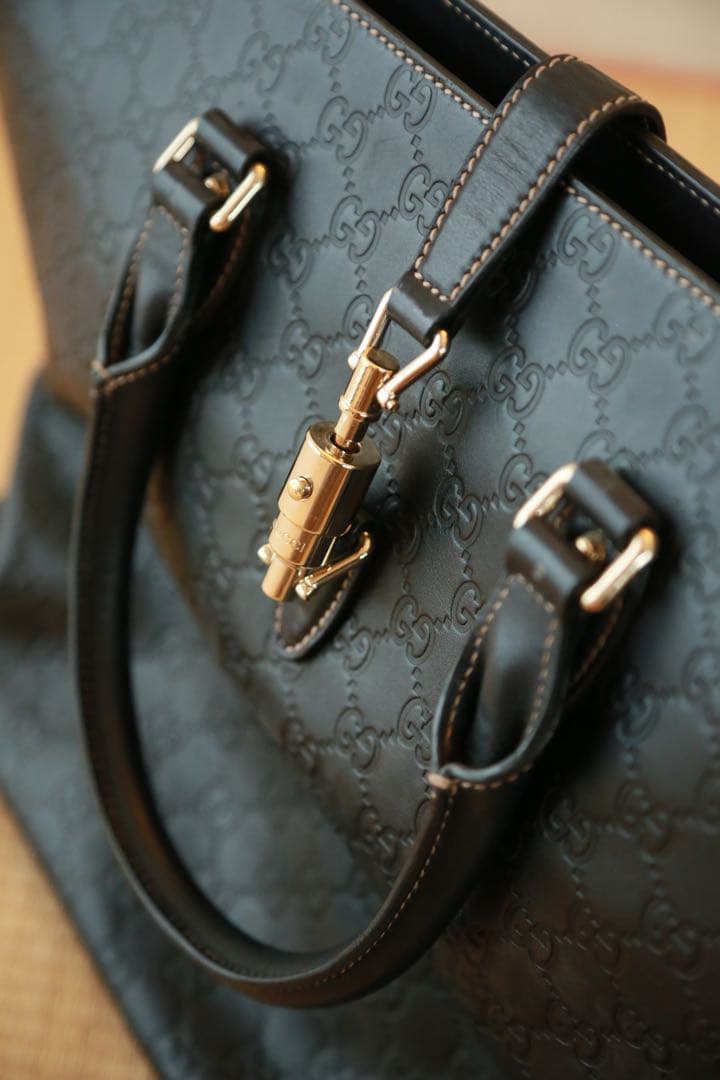 値引き？‼️GUCCIグッチ】黒レザー ビジネスバッグ ゴールド金具 男女問わず