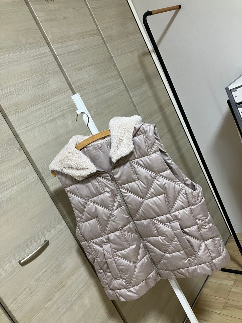 【新品未使用　タグ】ダーマ　イタリア素材ジオメトリック柄フード　べージュ9-13