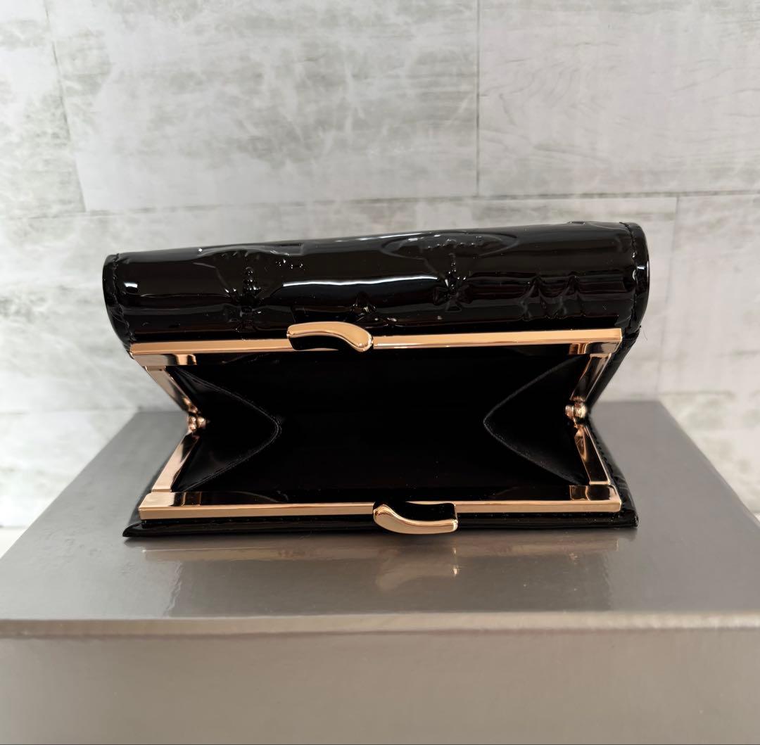 vivian westwood大人可愛いブラックエナメル型押しオーブ三つ折　財布