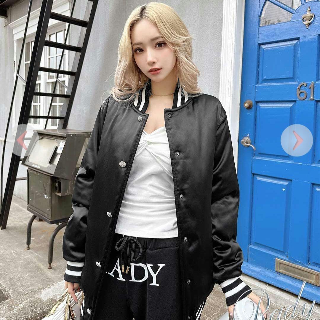 【新品】Rady キラキラ♡ビジューボタン ラインスタジャン