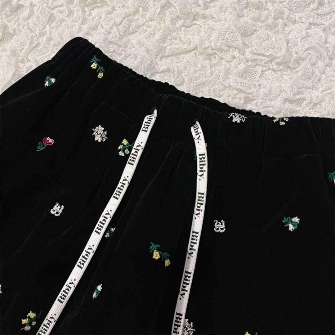 【新品未使用】Bibiy. 刺繍ベルベットパンツ ブラック