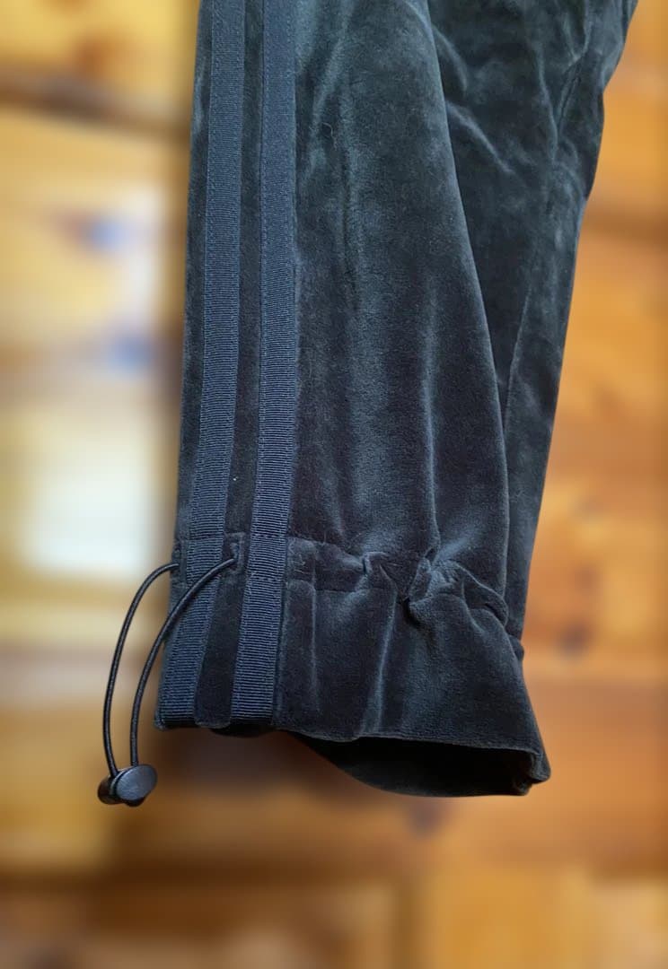 新品/アディダス ベロアブラック セットアップ/XOT/各所にドローコード