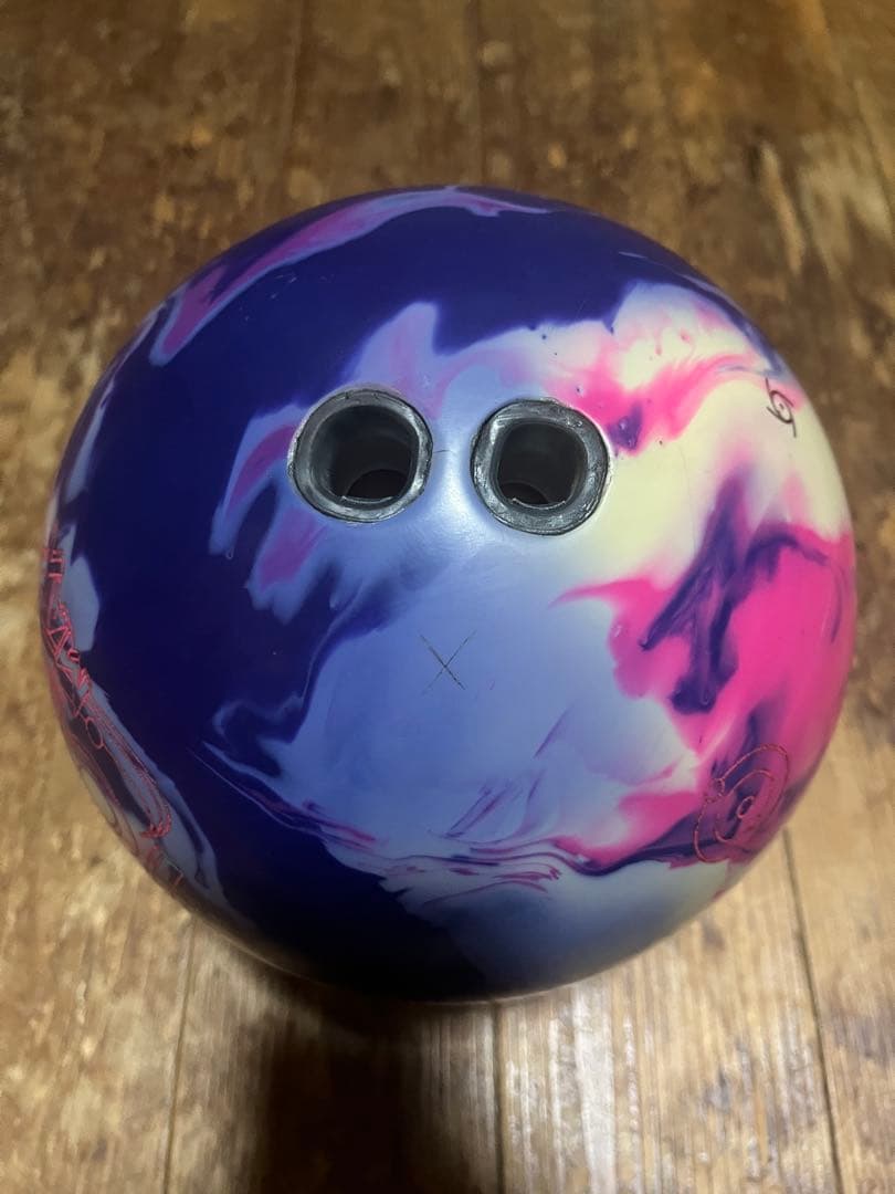 ボウリングボール　アイオンマックス　15.2