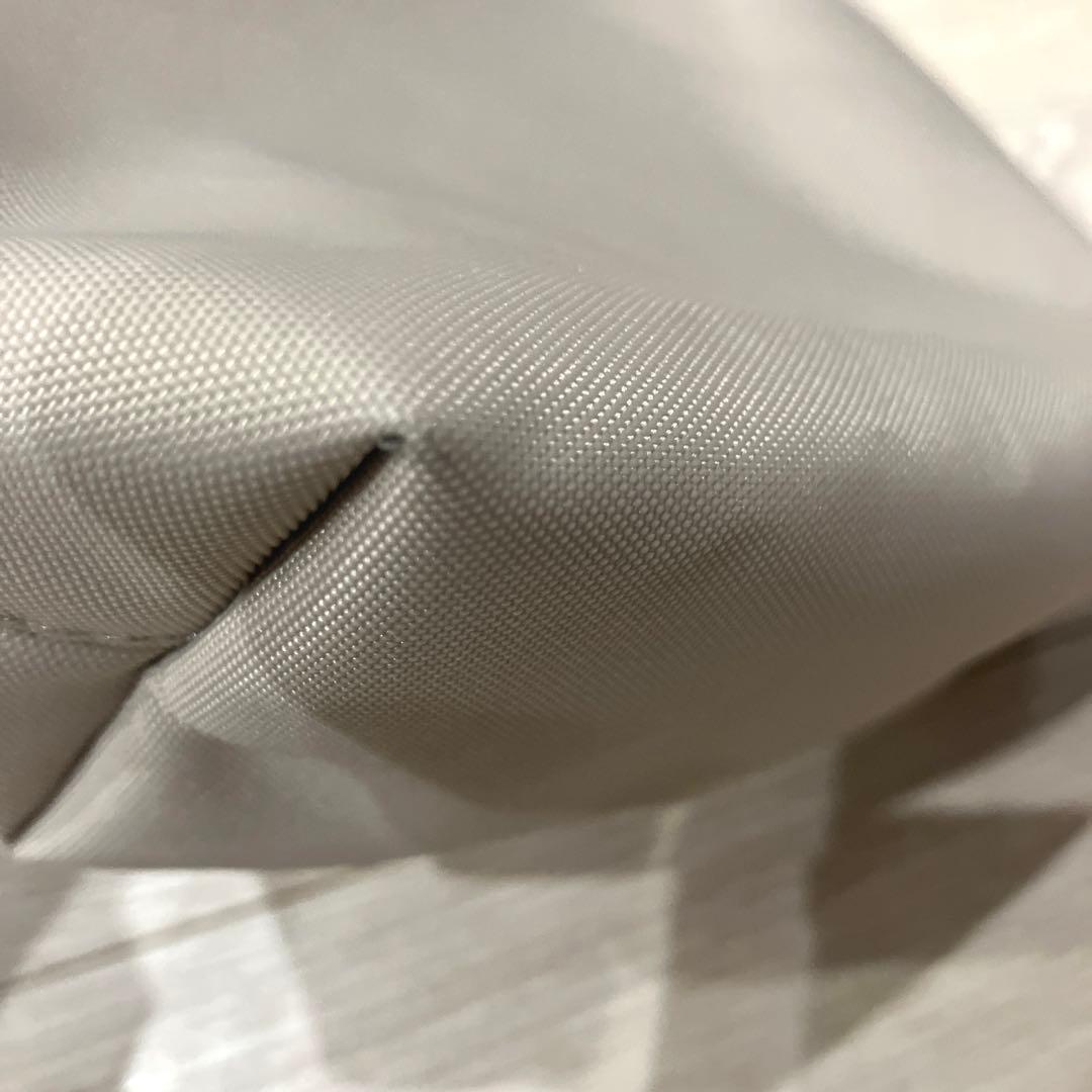 バ*ル様 【美品】エルベシャプリエ　ナイロン　スクエア　ショルダーバッグ　　ナク