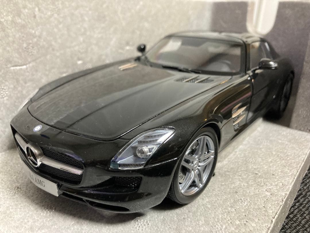 す*み様 ベンツ　SLS AMG 1/18 ミニカー／検索用　オートアート、京商