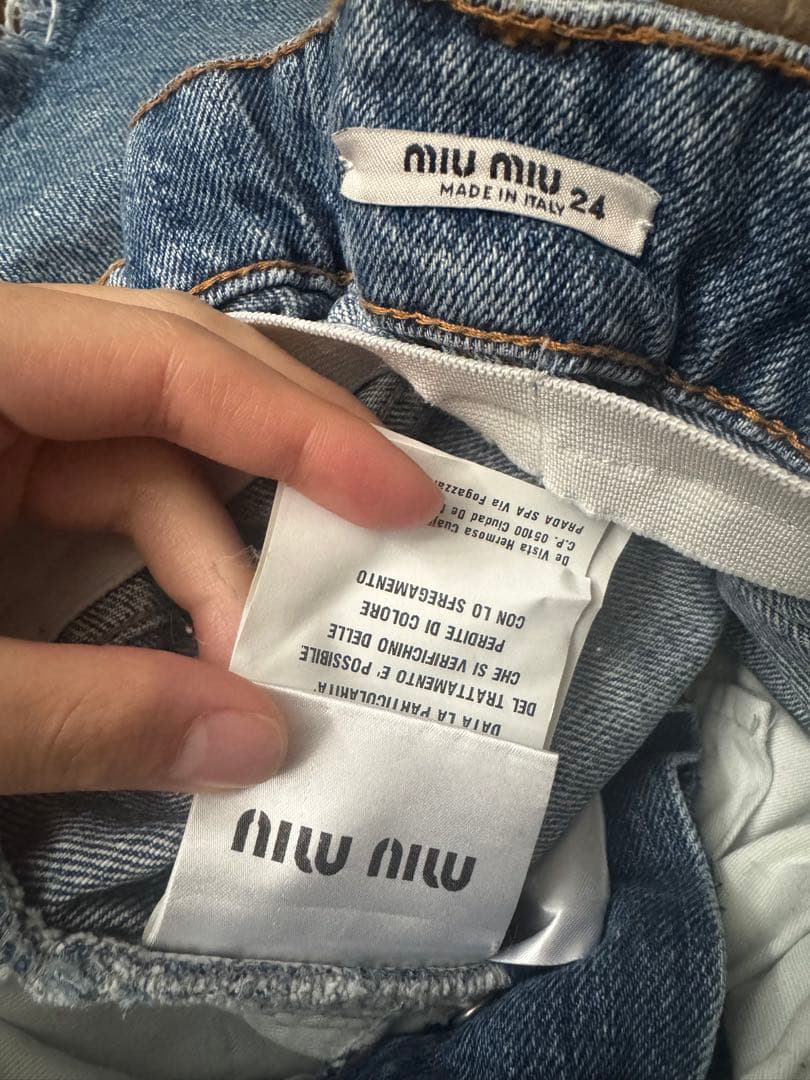 ミュウミュウ　ショートパンツ