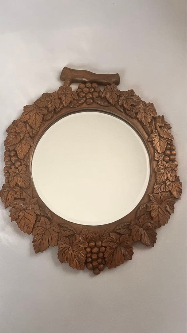 木彫　壁掛けミラー 葉とブドウのデザイン
