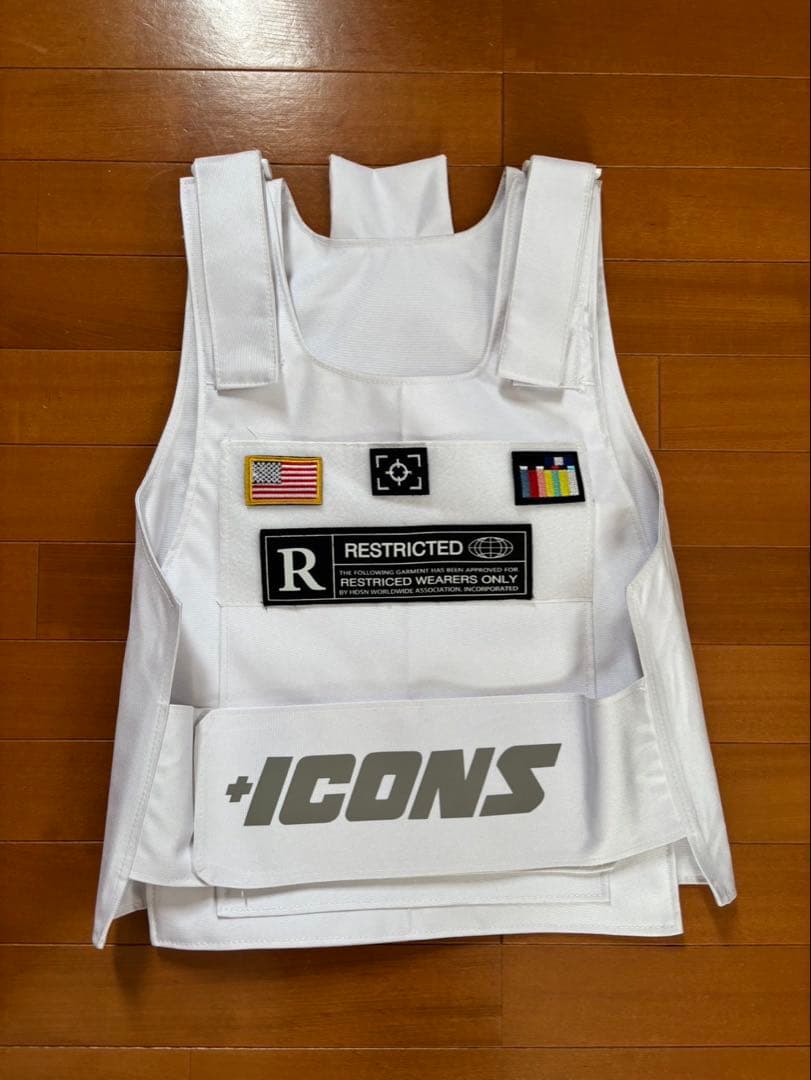 +ICONS ホワイトボディアーマー