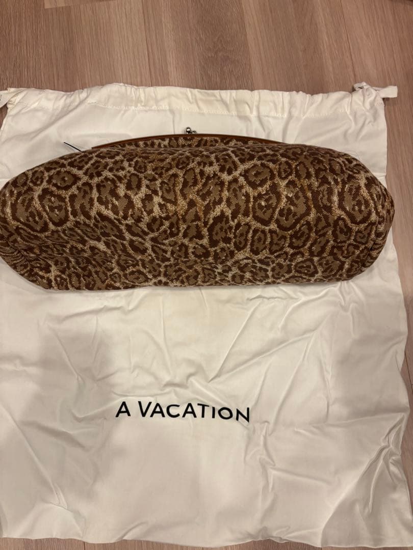 A VACATION アヴァケーションPILLOW 新品 レオパード　バッグ