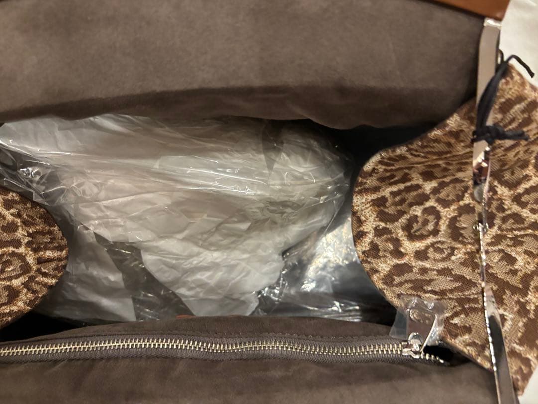 A VACATION アヴァケーションPILLOW 新品 レオパード　バッグ