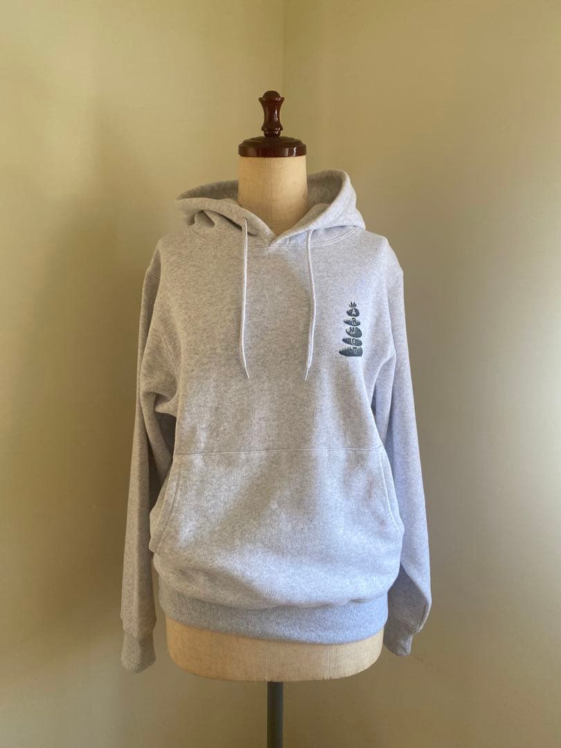 新品MARMOT CAPITALフーディ