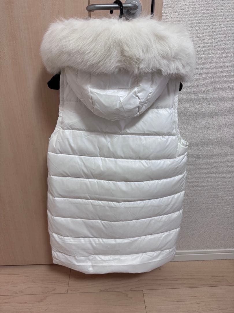 新品⭐️シェリエ sheller FOXファードッキングダウンベスト♡ホワイト 白