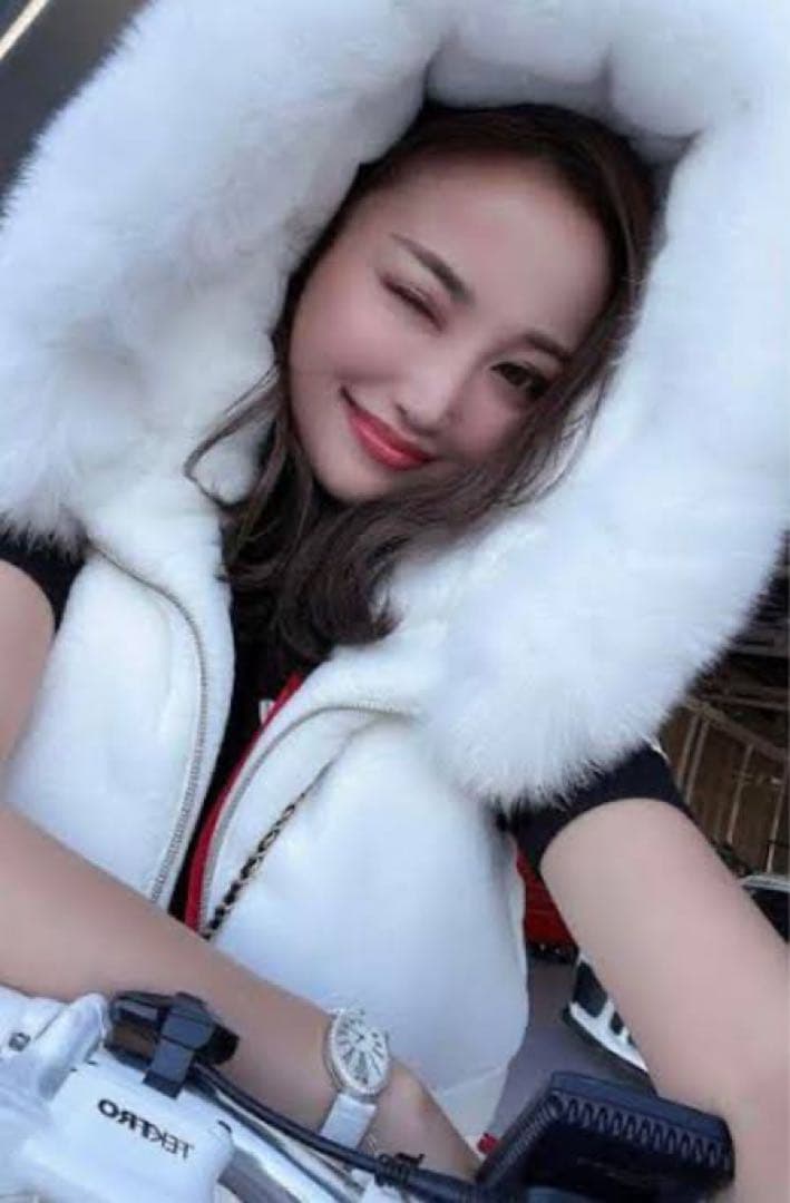 新品⭐️シェリエ sheller FOXファードッキングダウンベスト♡ホワイト 白