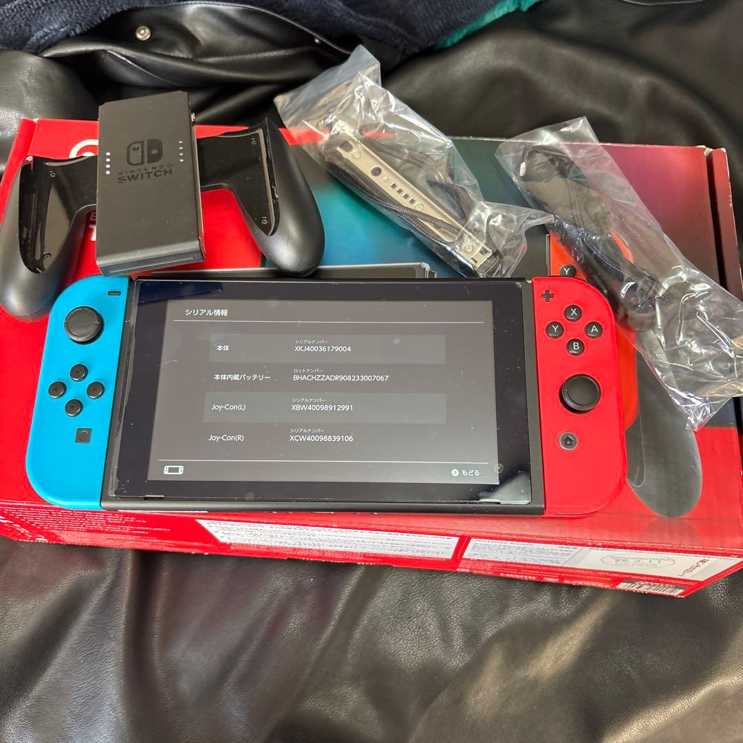 【美品、ブルーライトカットフィルム付‼️】Nintendo Switch本体