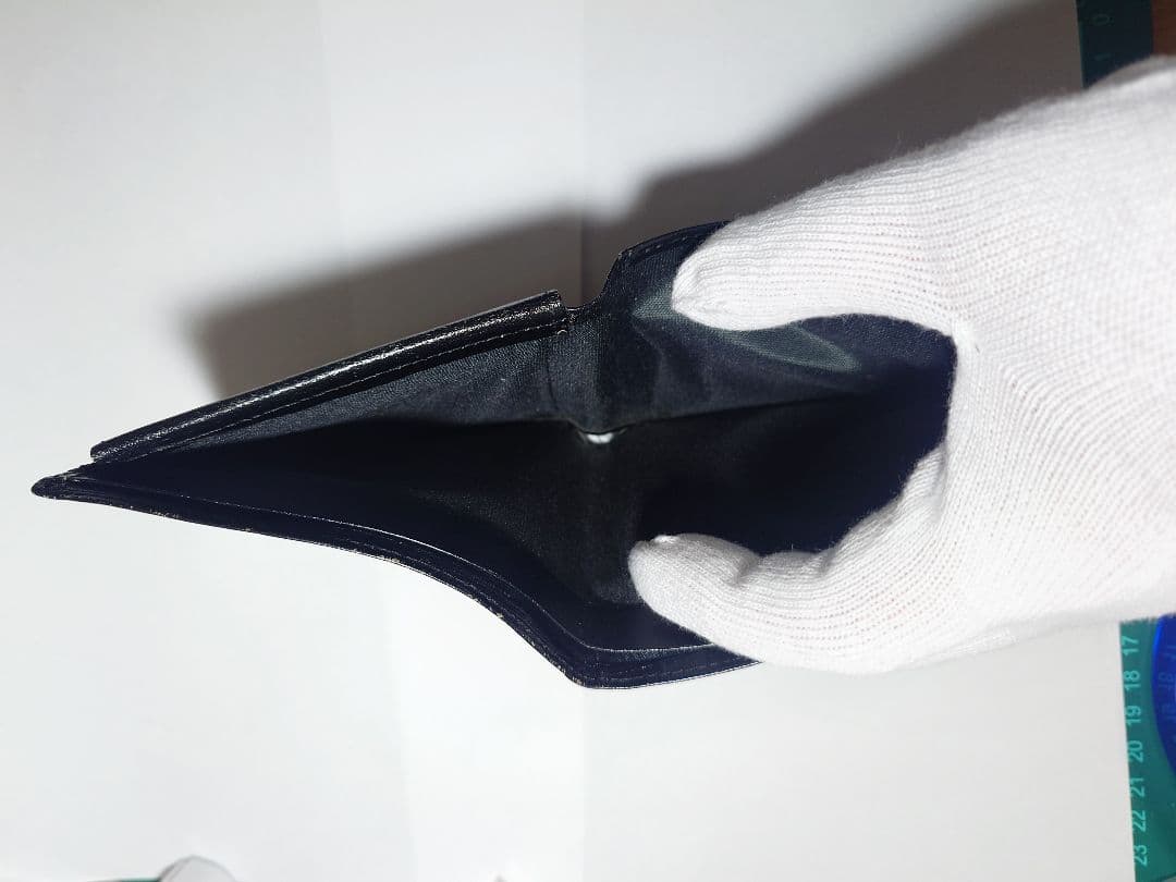 H*i様 Louis Vuitton ルイヴィトン エピ 財布 二つ折り 黒