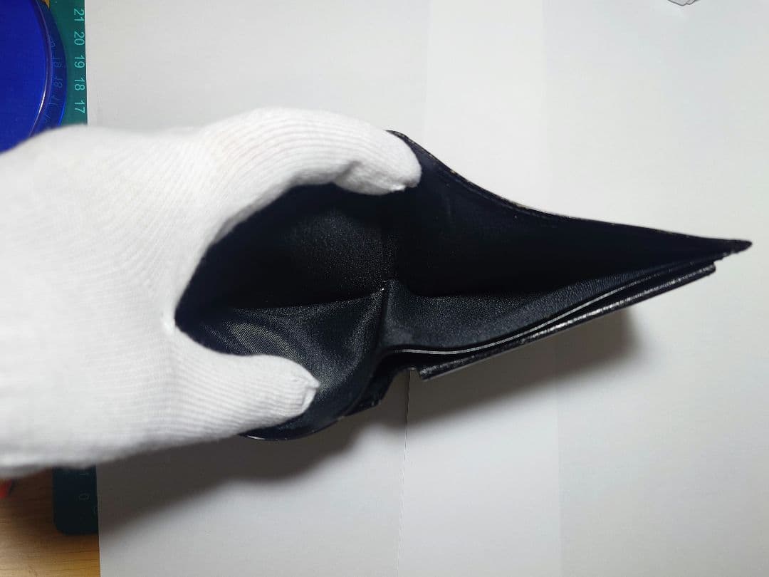 H*i様 Louis Vuitton ルイヴィトン エピ 財布 二つ折り 黒