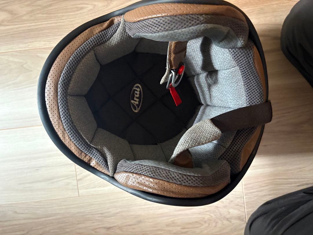 Arai ジェットヘルメット クリーム色