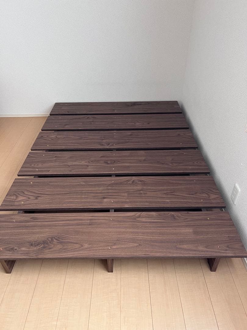 【引き取り限定】lowya ベッドフレーム　セミダブル　ウォルナット　すのこ