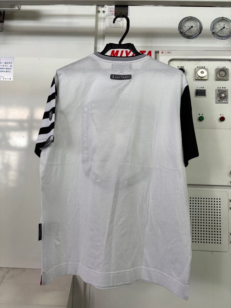 謙一 新品BARNI VARNOユニコーンプリント Tシャツ Mサイズ
