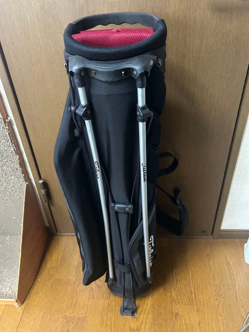 美品Titleist ゴルフバッグ スタンド付き 黒