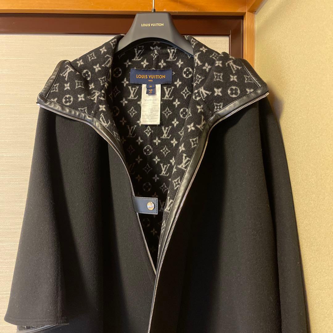 Louis Vuitton フード付きケープ　ブラック 36