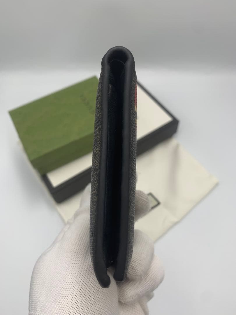 GUCCI 二つ折り財布　キングスネーク　ベージュ系　GGスプリーム