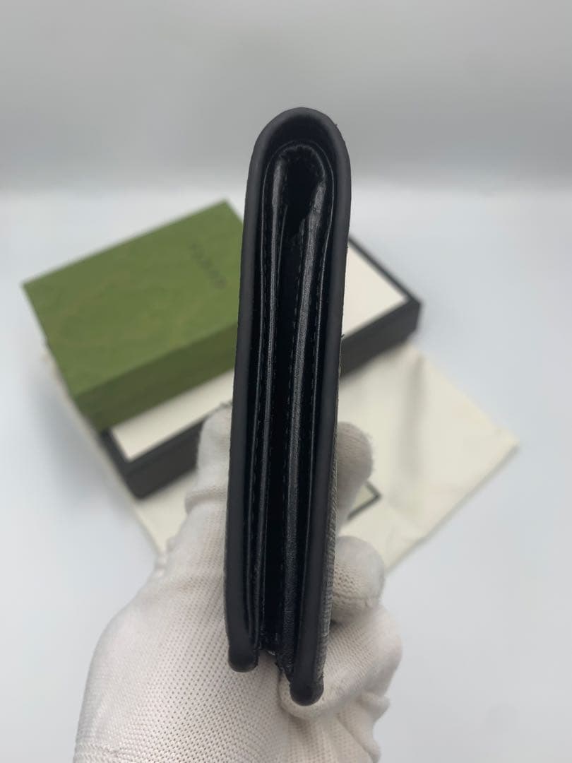 GUCCI 二つ折り財布　キングスネーク　ベージュ系　GGスプリーム