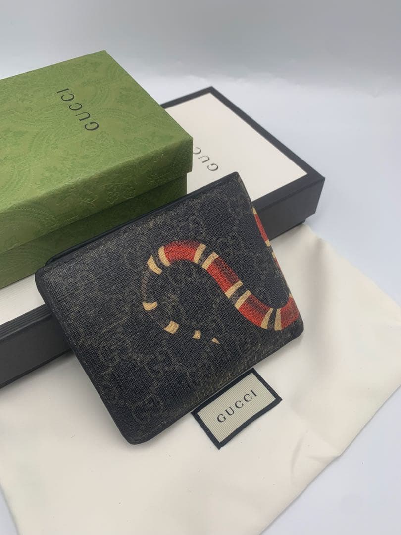 GUCCI 二つ折り財布　キングスネーク　ベージュ系　GGスプリーム