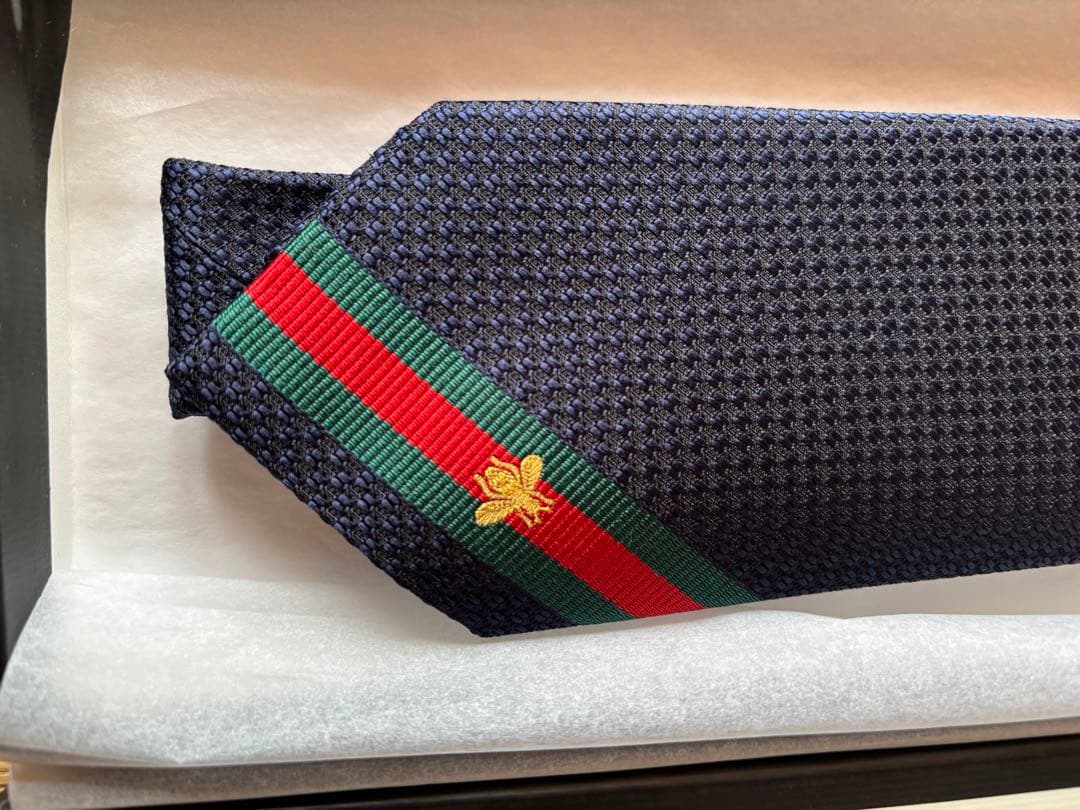 GUCCI グッチ　ネクタイ　新品 蜂
