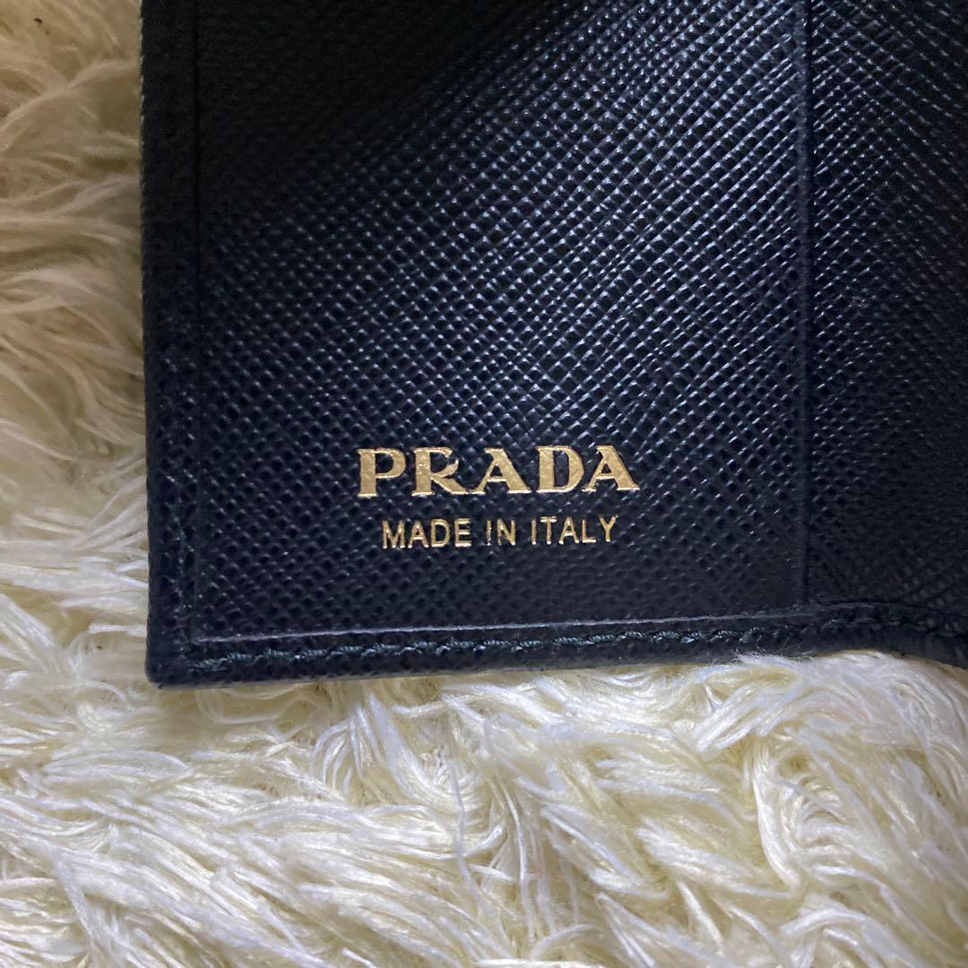 極美品 プラダ キーケース ブラック ゴールド金具 6連 サフィアーノ レザー