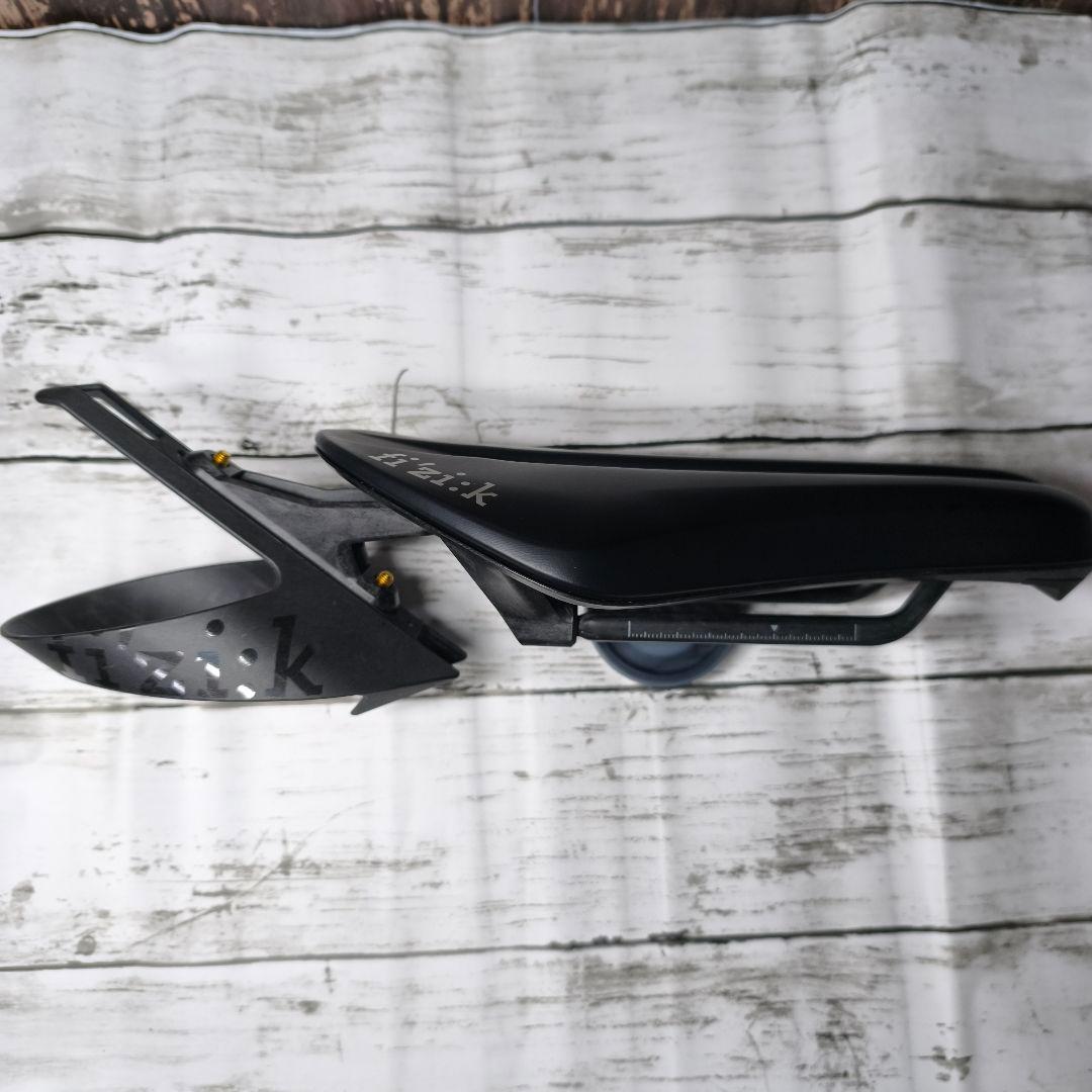 fi'zi:k AERIS LD R1 カーボンレール 135mm