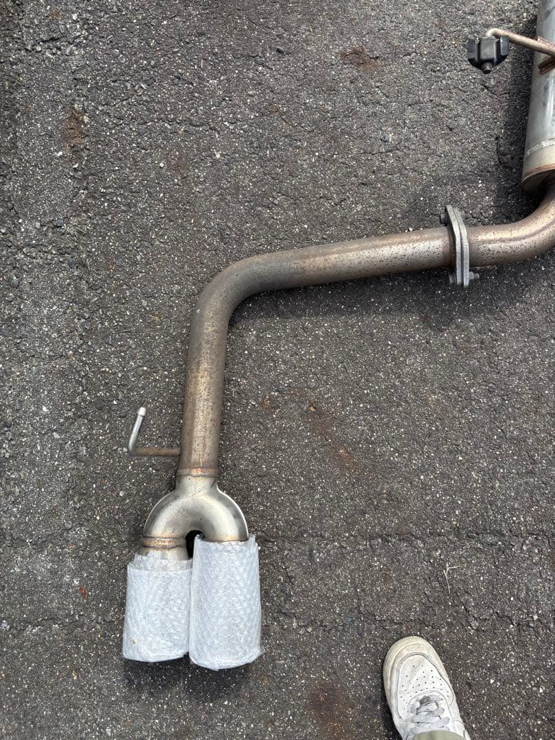 azr60 ４本出し　マフラー　ノア　ヴォクシー　ZRR70 流用できるかも？