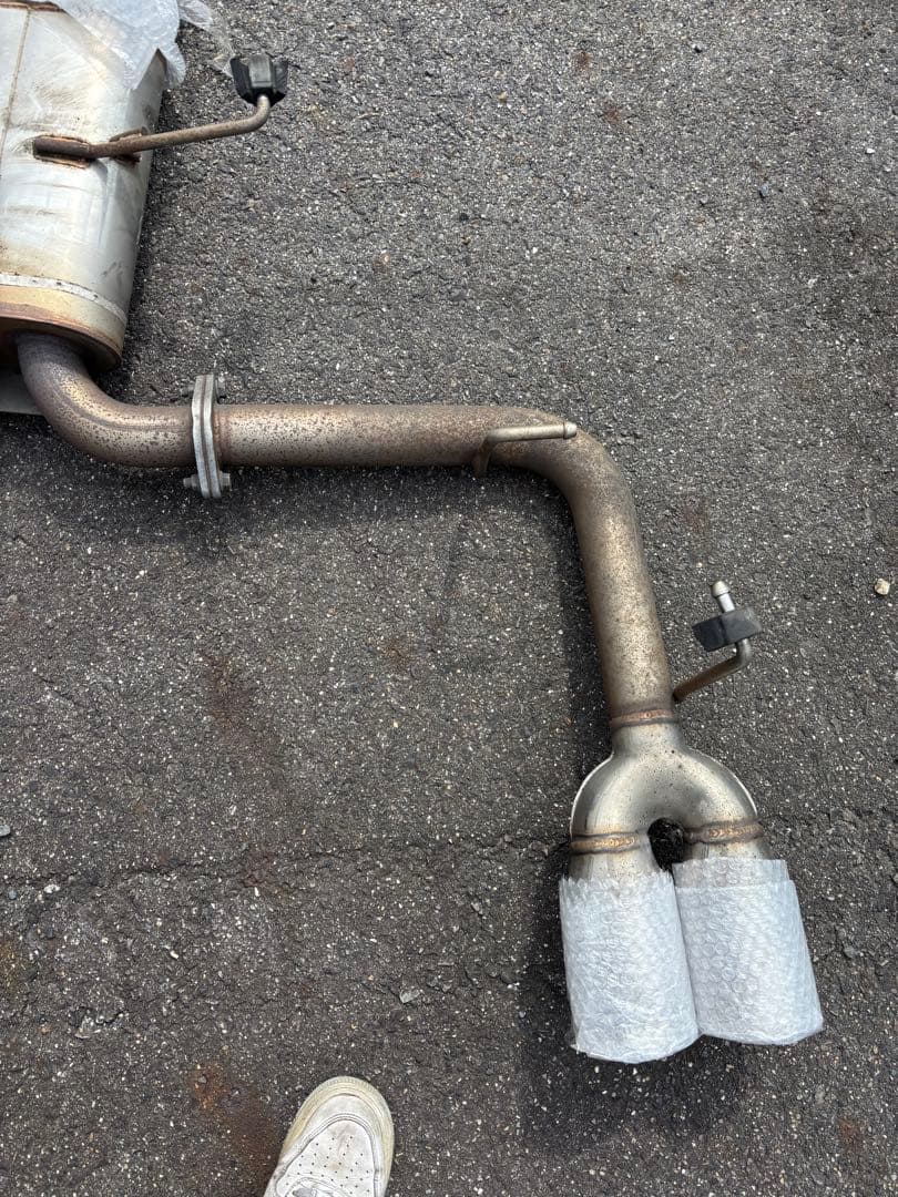 azr60 ４本出し　マフラー　ノア　ヴォクシー　ZRR70 流用できるかも？