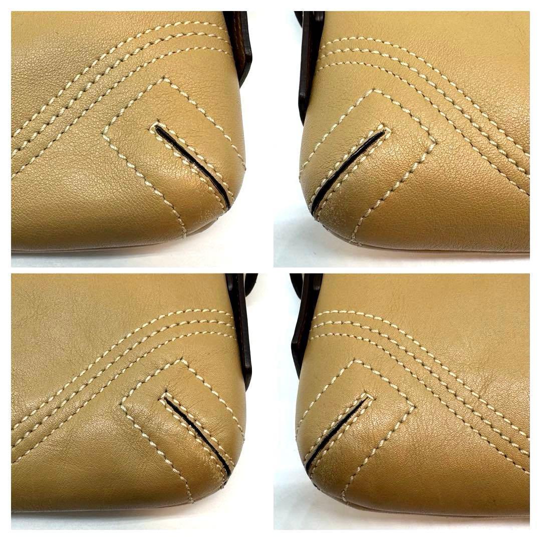 希少 コーチ アクセサリーポーチ ワンショルダー キャメル ソーホー チャーム付