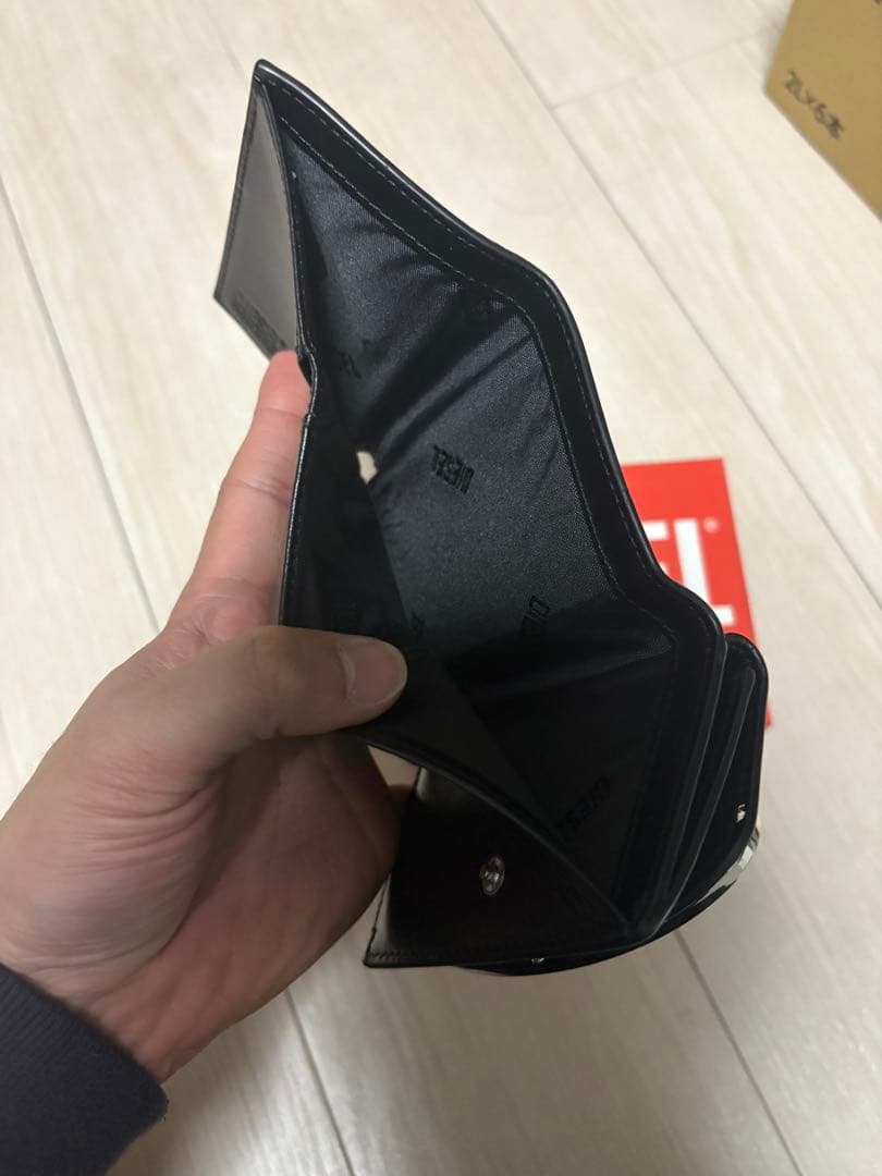 DIESEL ブラック 三つ折り財布