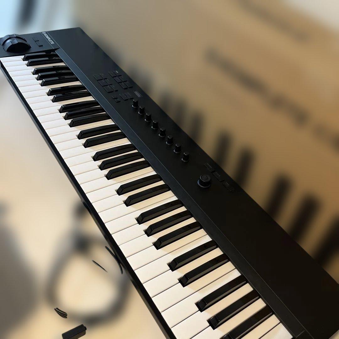 DTM・DAW NATIVE INSTRUMENTS KOMPLETE KONTROL A61