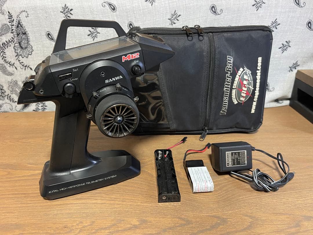 SANWA M12 ラジコン送信機 サンワ M12 プロポケース・充電器付き