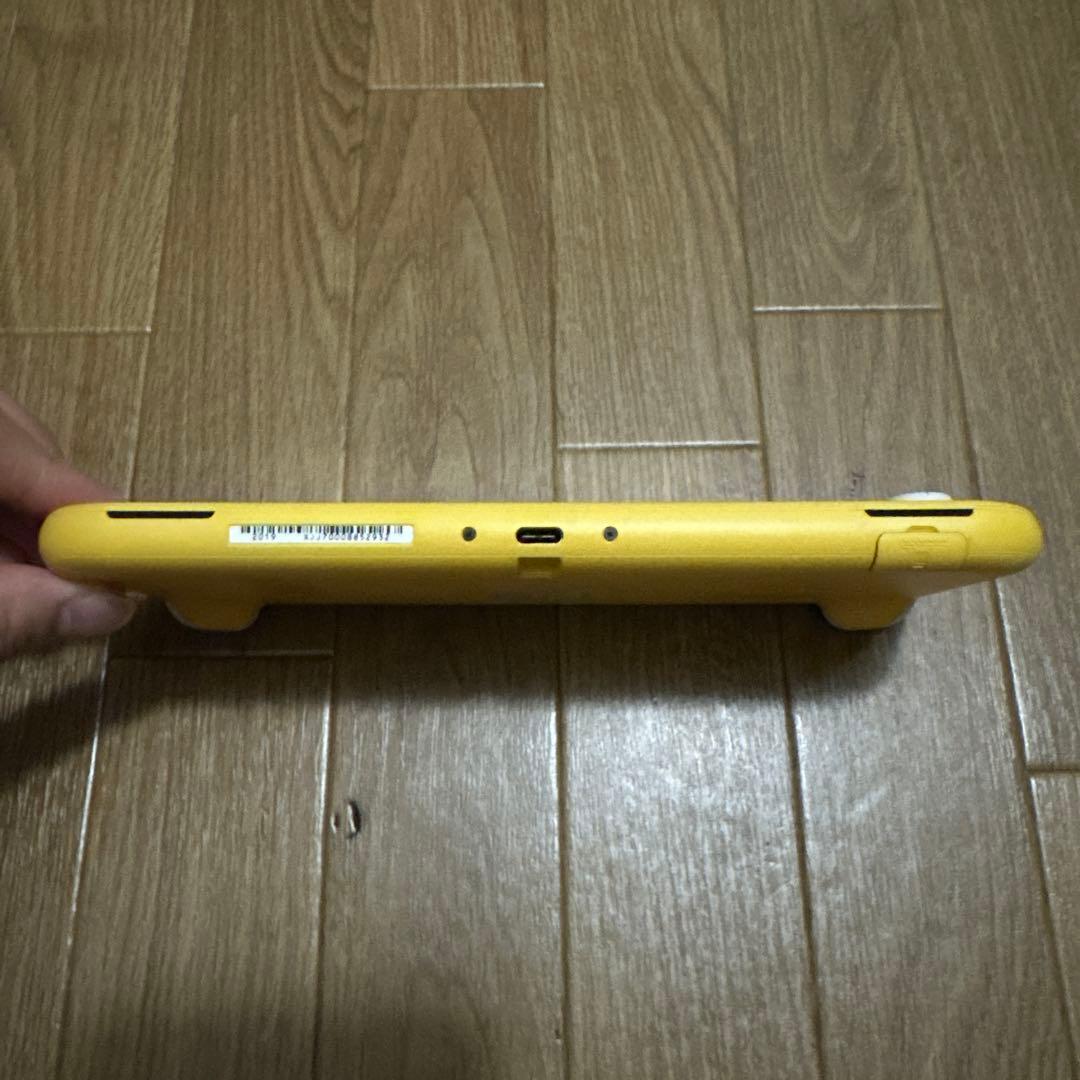 【美品】Switch Lite イエロー 本体 (本体カバー付属)